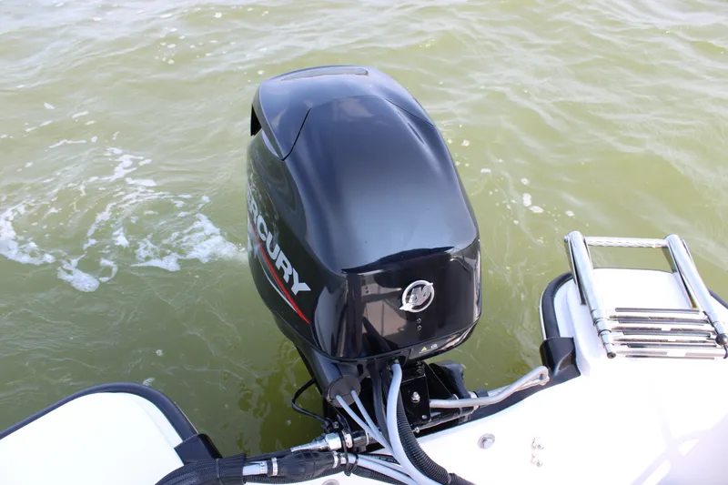 Slide: The Image of Boston Whaler 130 Super Sport 2027 - 17