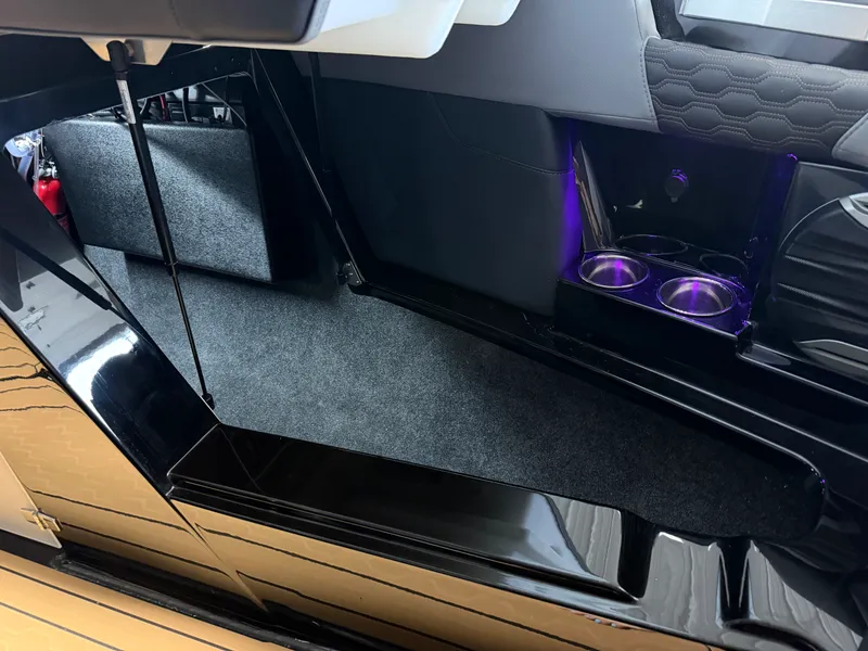 Slide: The Image of Mastercraft XT23 2027 - 79