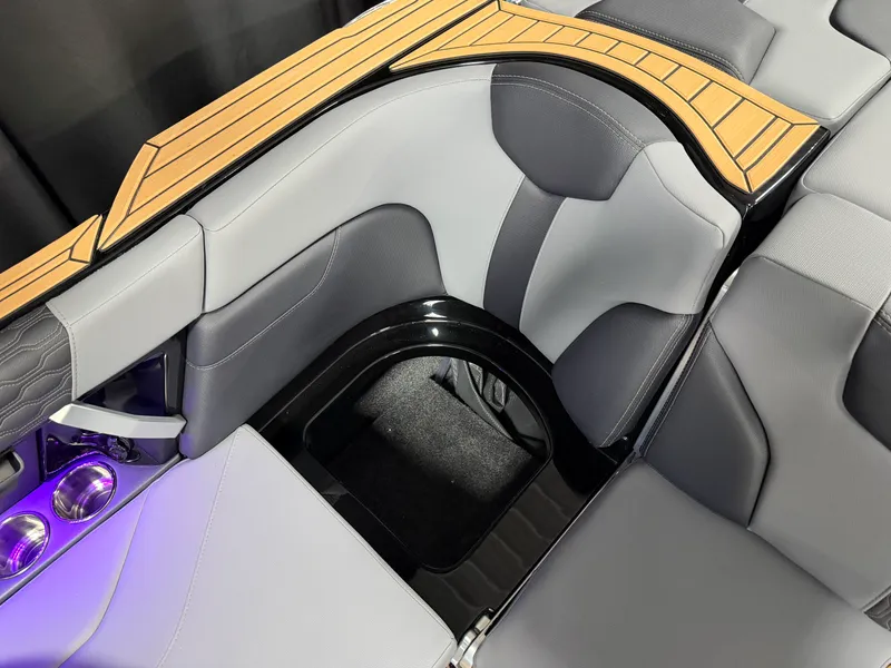 Slide: The Image of Mastercraft XT23 2027 - 34