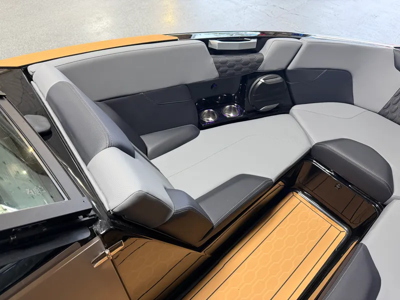Slide: The Image of Mastercraft XT23 2027 - 77