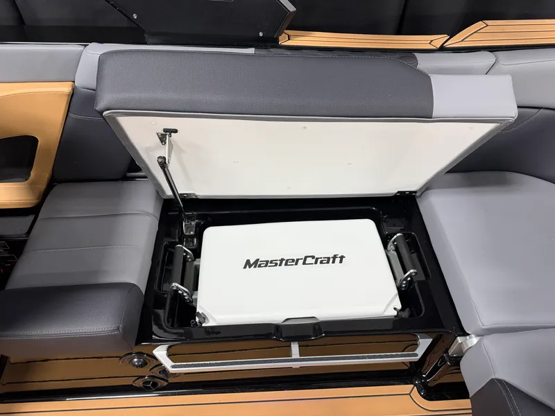 Slide: The Image of Mastercraft XT23 2027 - 32