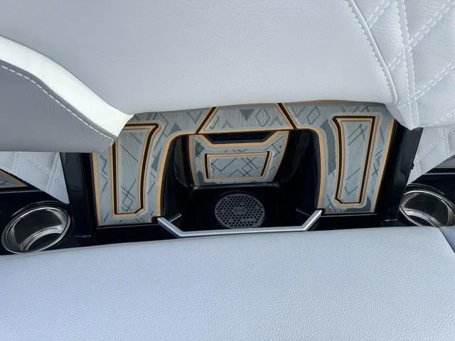 Slide: The Image of Tigé 24RZX 2024 - 15