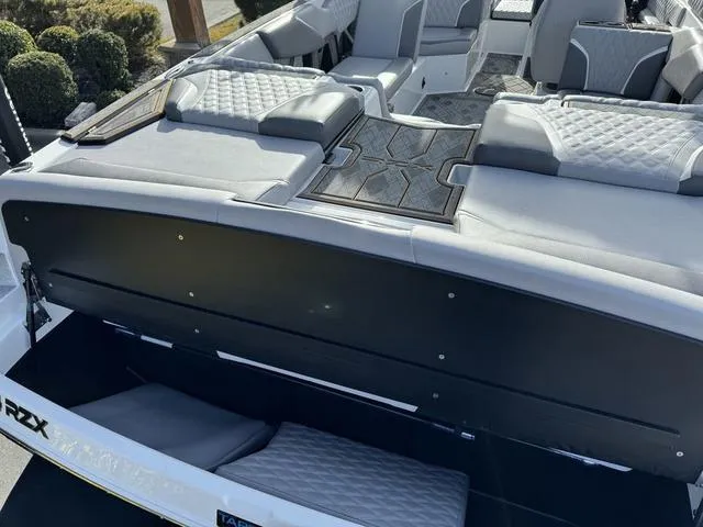 Slide: The Image of Tigé 24RZX 2024 - 9