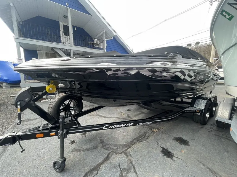 Slide: The Image of Crownline Boats 220 SS LPX 2024 - 3