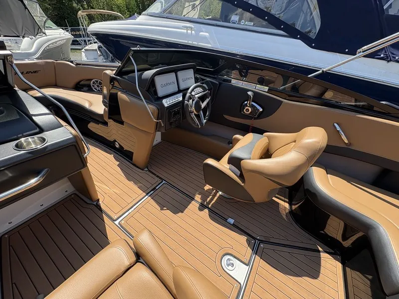 Slide: The Image of Crownline Boats 220 SS LPX 2024 - 13