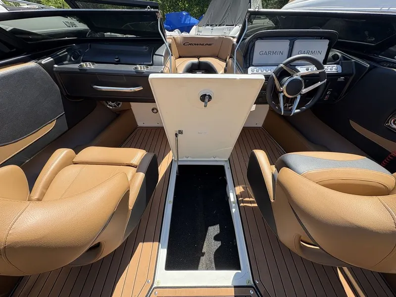Slide: The Image of Crownline Boats 220 SS LPX 2024 - 12