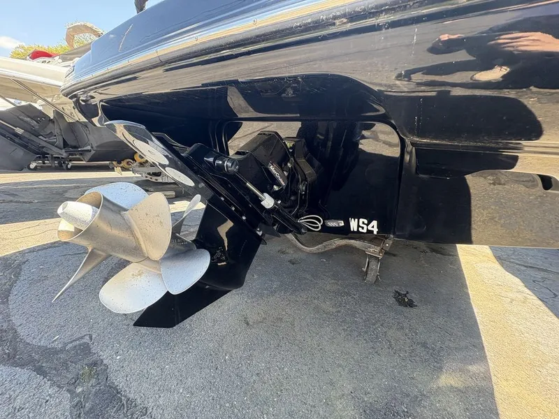 Slide: The Image of Crownline Boats 220 SS LPX 2024 - 26