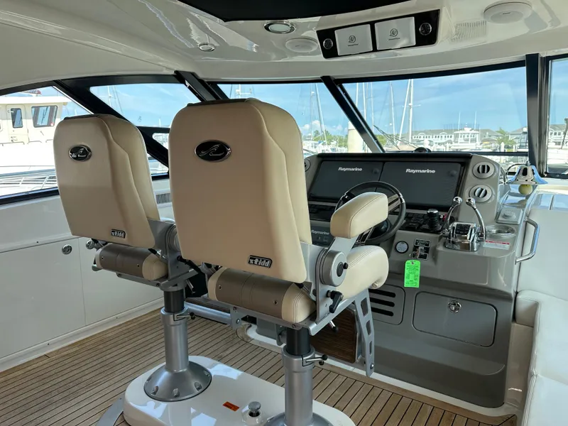 Slide: The Image of Sea Ray Sundancer 540 2013 - 16