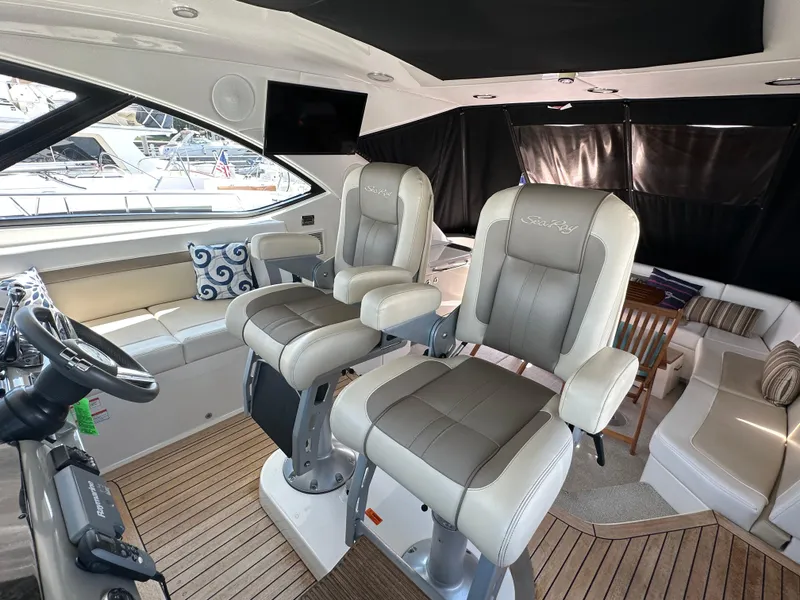 Slide: The Image of Sea Ray Sundancer 540 2013 - 17