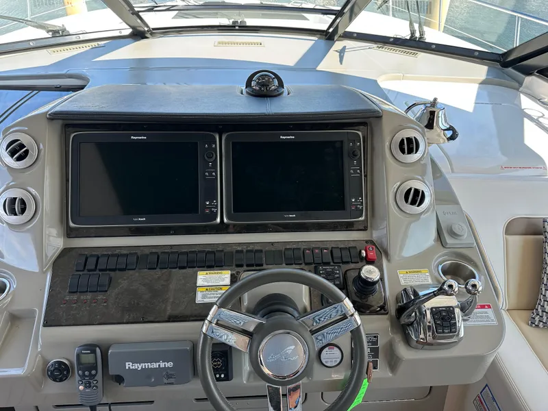 Slide: The Image of Sea Ray Sundancer 540 2013 - 18