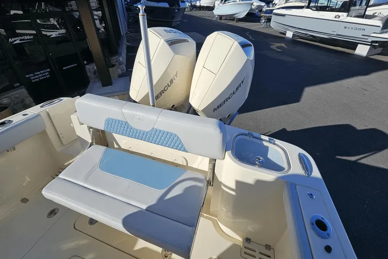 Slide: The Image of Scout 260 LXF 2024 - 15