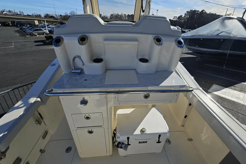 Slide: The Image of Scout 260 LXF 2024 - 16