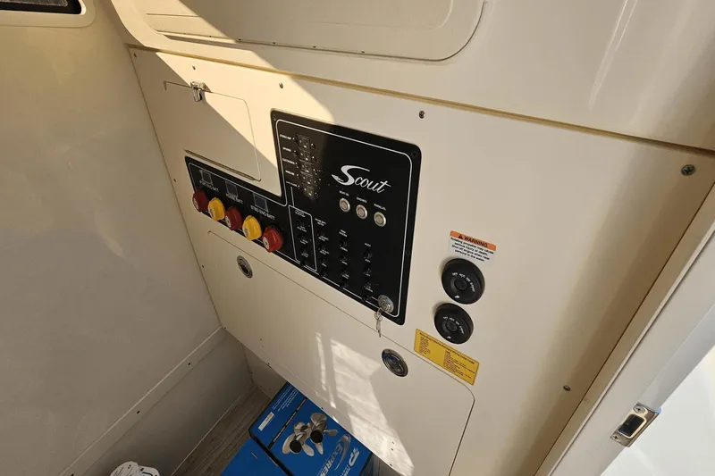 Slide: The Image of Scout 260 LXF 2024 - 30