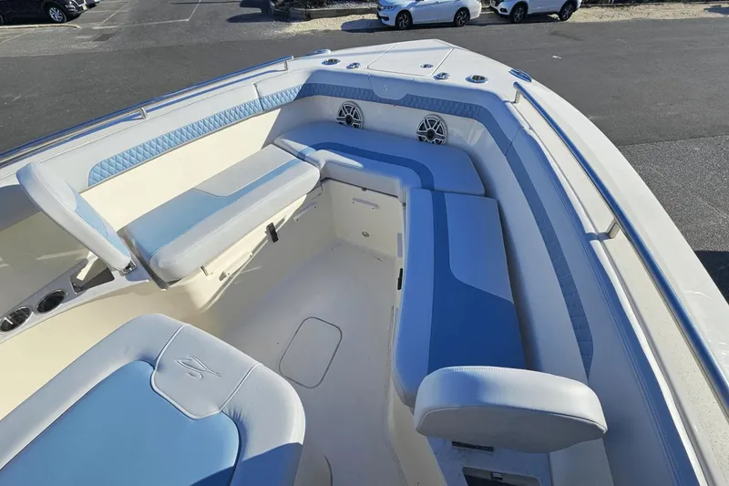 Slide: The Image of Scout 260 LXF 2024 - 35