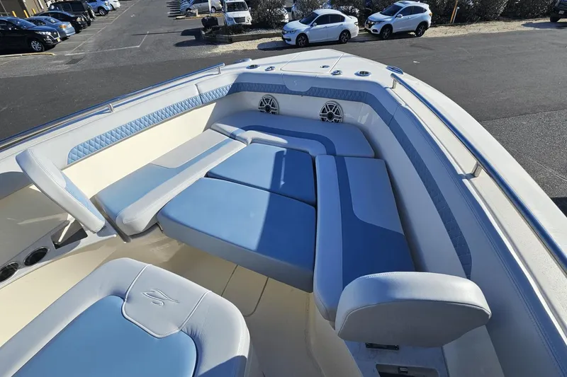 Slide: The Image of Scout 260 LXF 2024 - 36