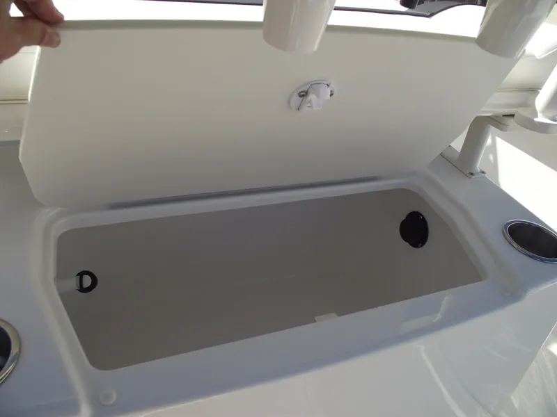 Slide: The Image of 2024 Bayliner CC20 boat with Trophy-branded seating - 18