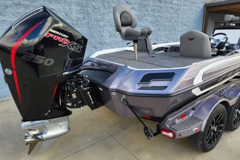 Slide: The Image of 2024 Vexus VXS20 boat with Mercury Pro XS 250 outboard motor. - 7