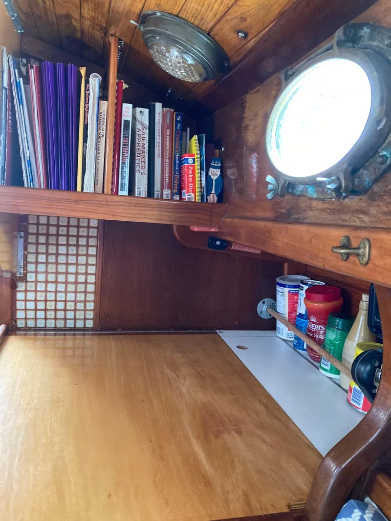 Slide: The Image of Nor'Sea 27 1986 - 12