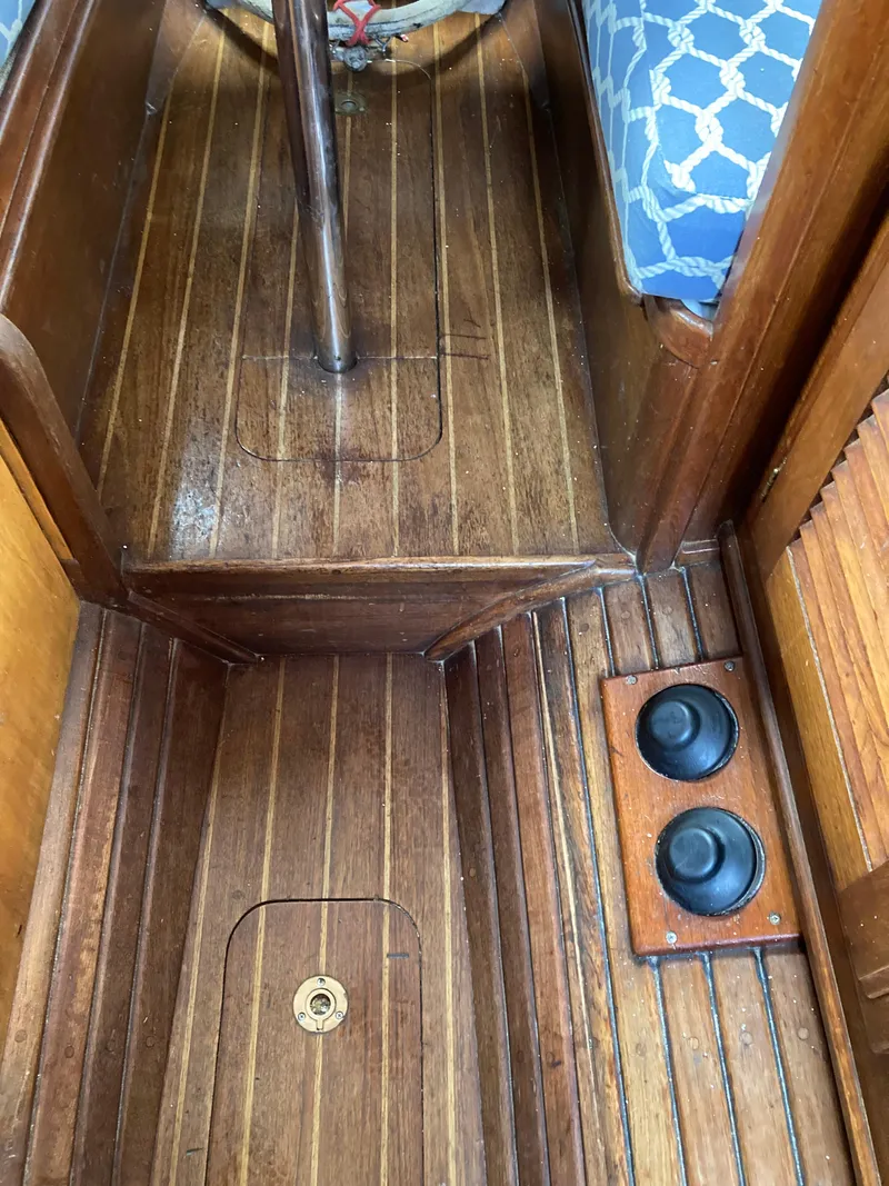 Slide: The Image of Nor'Sea 27 1986 - 14