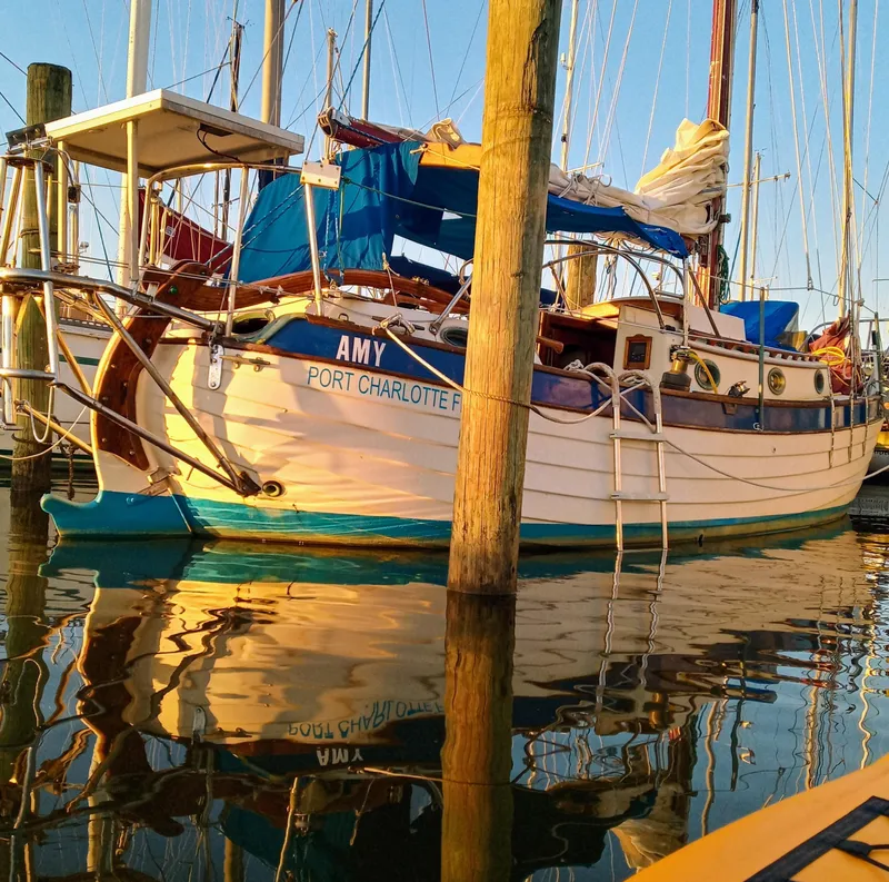 Slide: The Image of Nor'Sea 27 1986 - 4