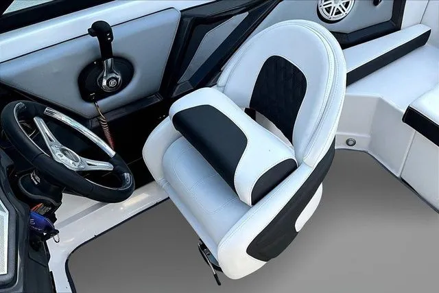 Slide: The Image of Monterey 215SS 2024 - 18