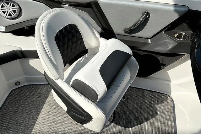 Slide: The Image of Monterey 215SS 2024 - 19