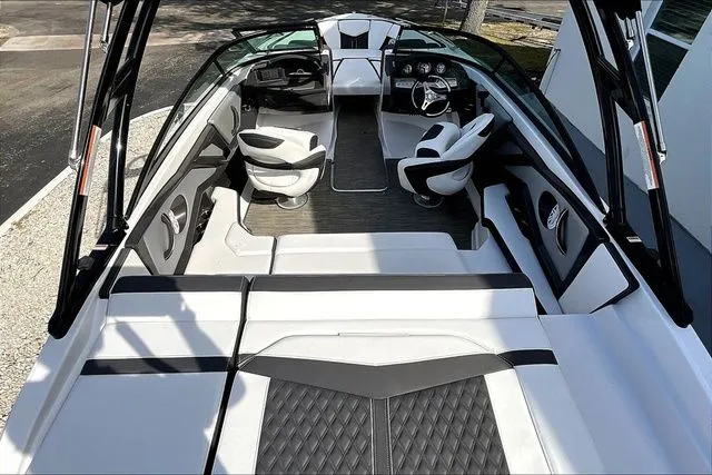 Slide: The Image of Monterey 215SS 2024 - 37