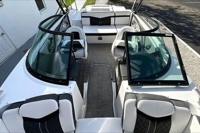 Slide: The Image of Monterey 215SS 2024 - 38