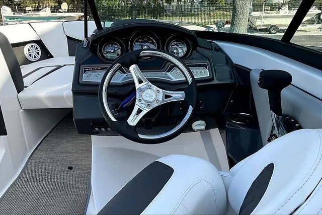 Slide: The Image of Monterey 215SS 2024 - 39