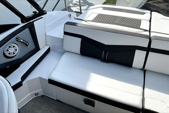 Slide: The Image of Monterey 215SS 2024 - 52