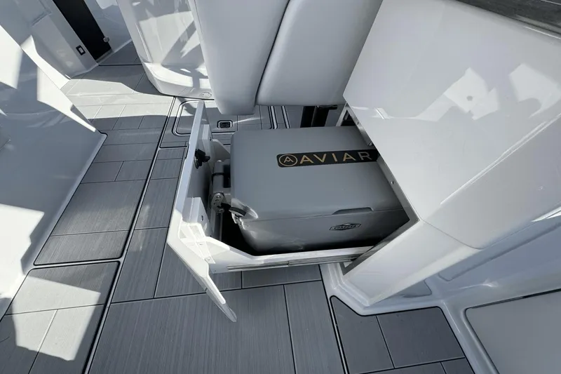 Slide: The Image of Aviara AV32 OB 2024 - 20