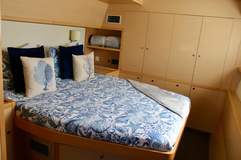 Slide: The Image of Lagoon 620 2015 - 53