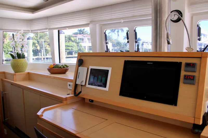 Slide: The Image of Lagoon 620 2015 - 60