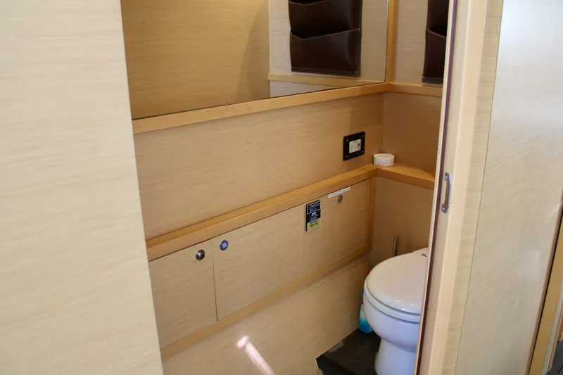 Slide: The Image of Lagoon 620 2015 - 64