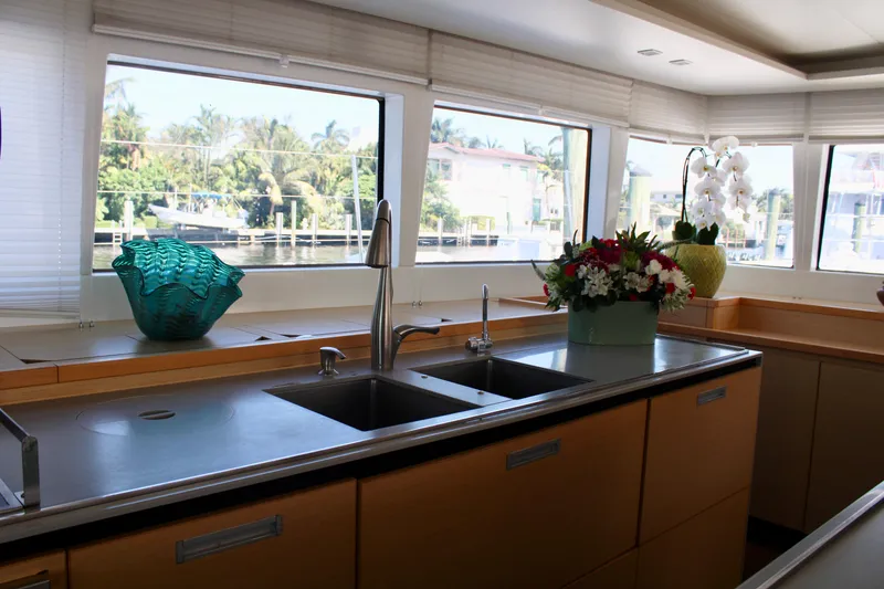 Slide: The Image of Lagoon 620 2015 - 68