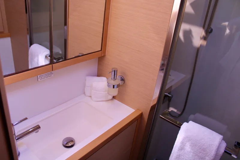 Slide: The Image of Lagoon 620 2015 - 73