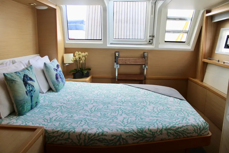 Slide: The Image of Lagoon 620 2015 - 74