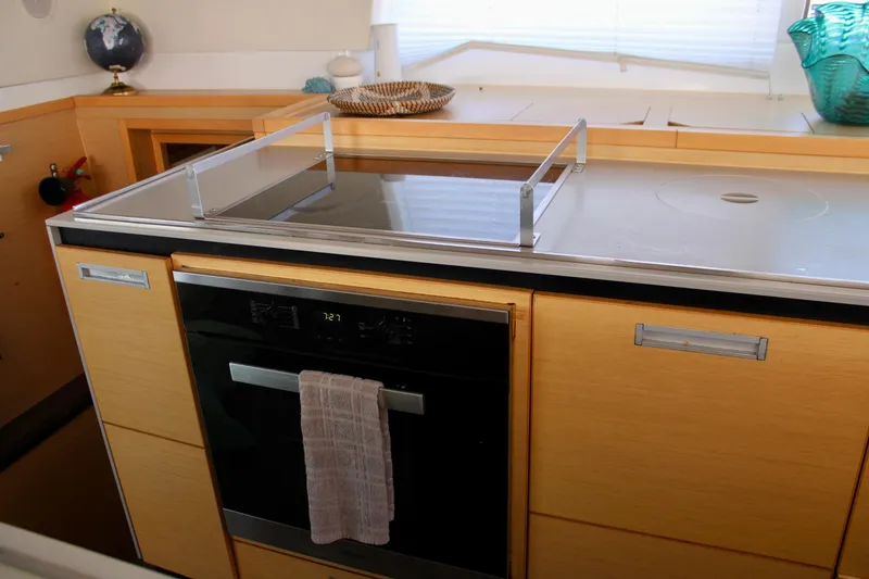 Slide: The Image of Lagoon 620 2015 - 85