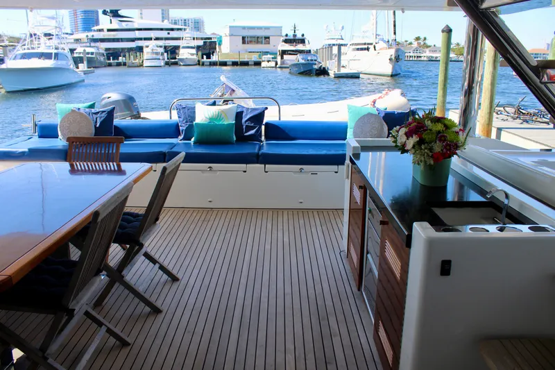 Slide: The Image of Lagoon 620 2015 - 89