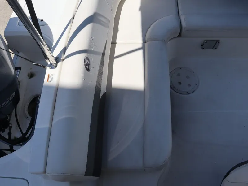 Slide: The Image of Hurricane SunDeck SD 187 OB 2023 - 12