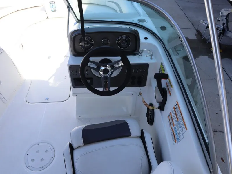 Slide: The Image of Hurricane SunDeck SD 187 OB 2023 - 14