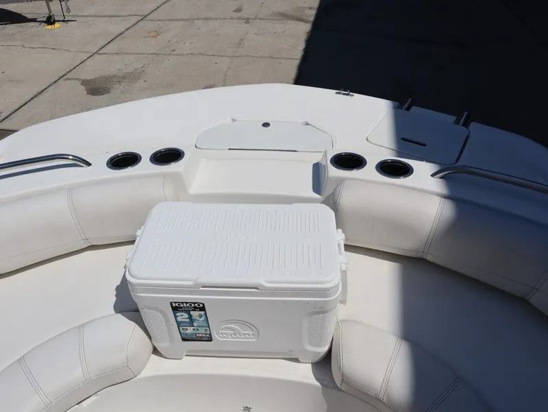 Slide: The Image of Hurricane SunDeck SD 187 OB 2023 - 18