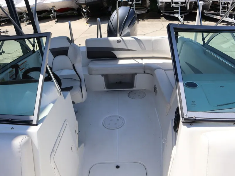 Slide: The Image of Hurricane SunDeck SD 187 OB 2023 - 19