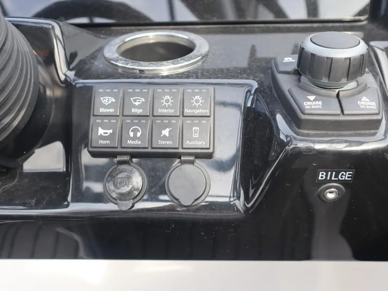 Slide: The Image of Yamaha 242X 2018 - 14