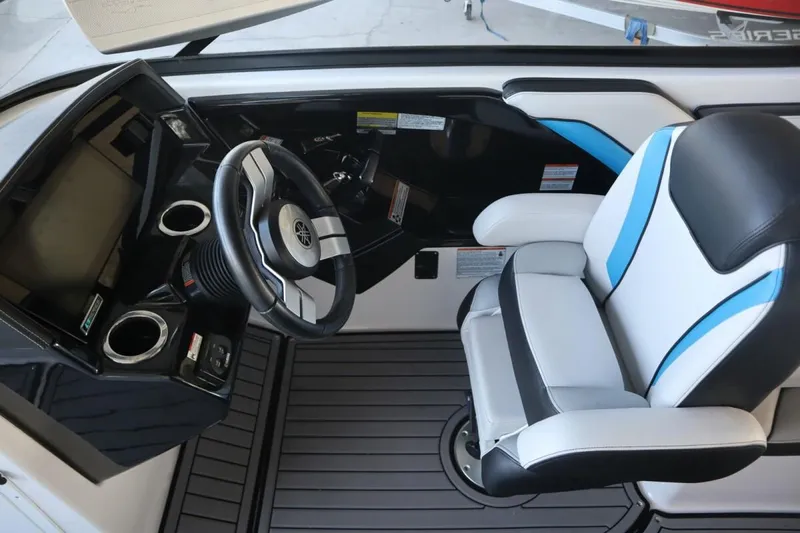 Slide: The Image of Yamaha 242X 2018 - 16