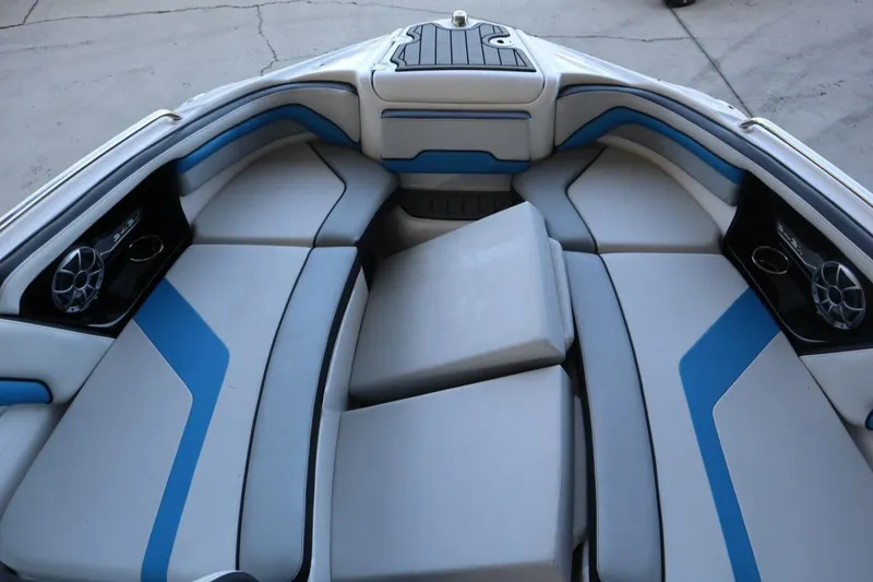 Slide: The Image of Yamaha 242X 2018 - 19