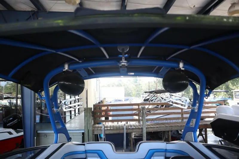 Slide: The Image of Yamaha 242X 2018 - 20