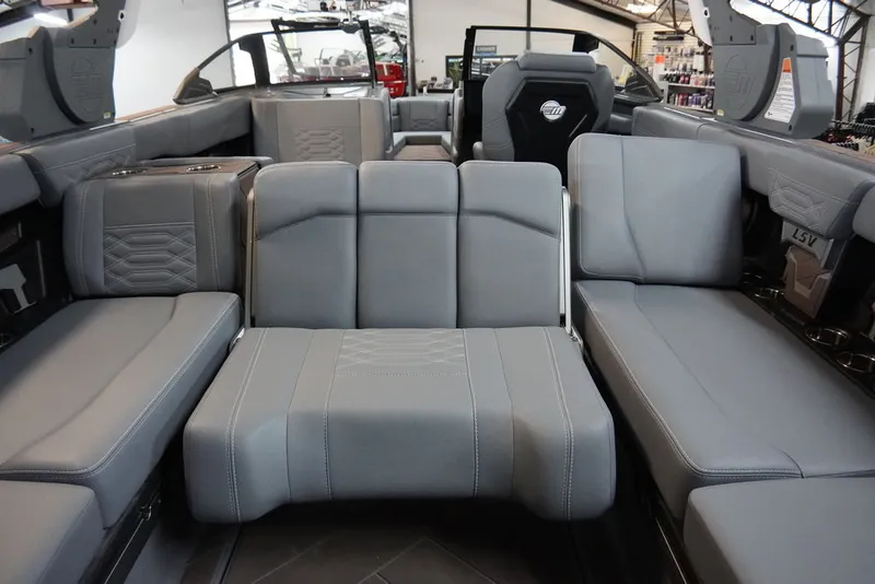 Slide: The Image of Malibu 26 LSV 2026 - 18