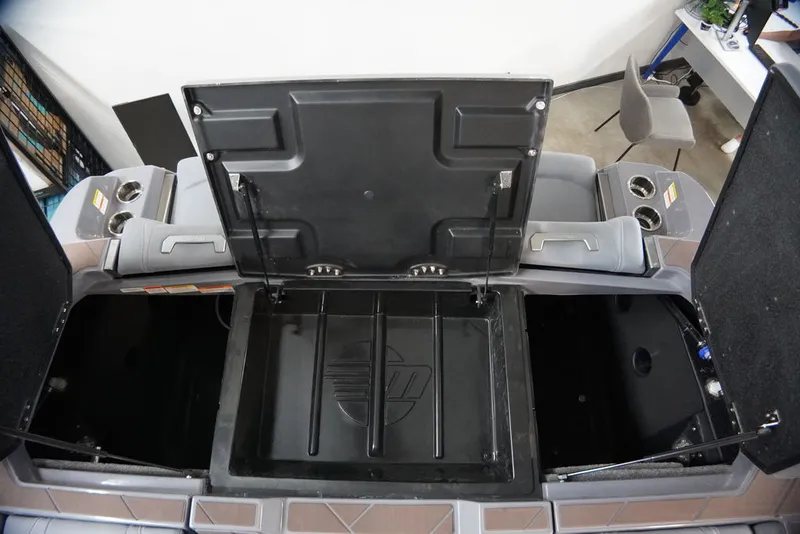 Slide: The Image of Malibu 26 LSV 2026 - 14