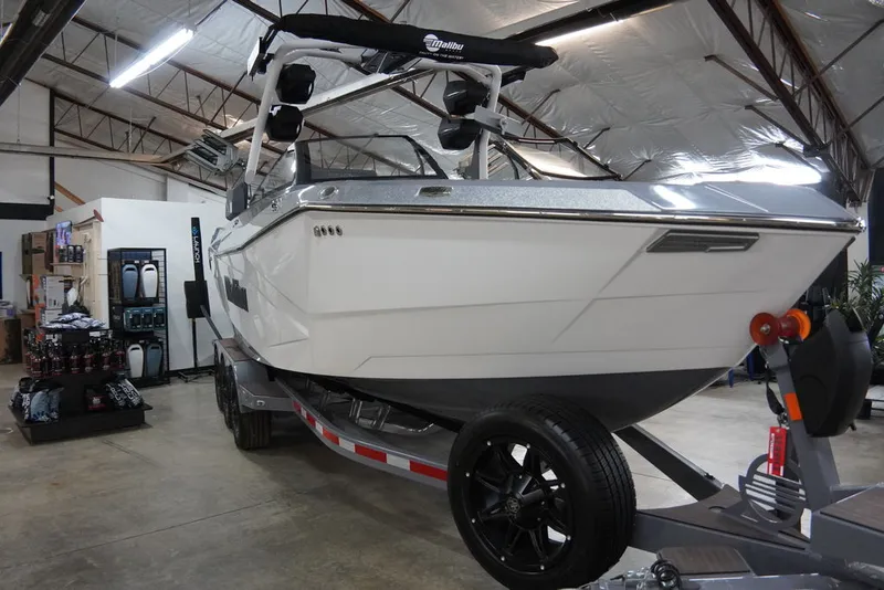 Slide: The Image of Malibu 26 LSV 2026 - 2